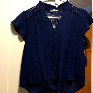 E & M Lacy Blue T-shirt (Size Small)